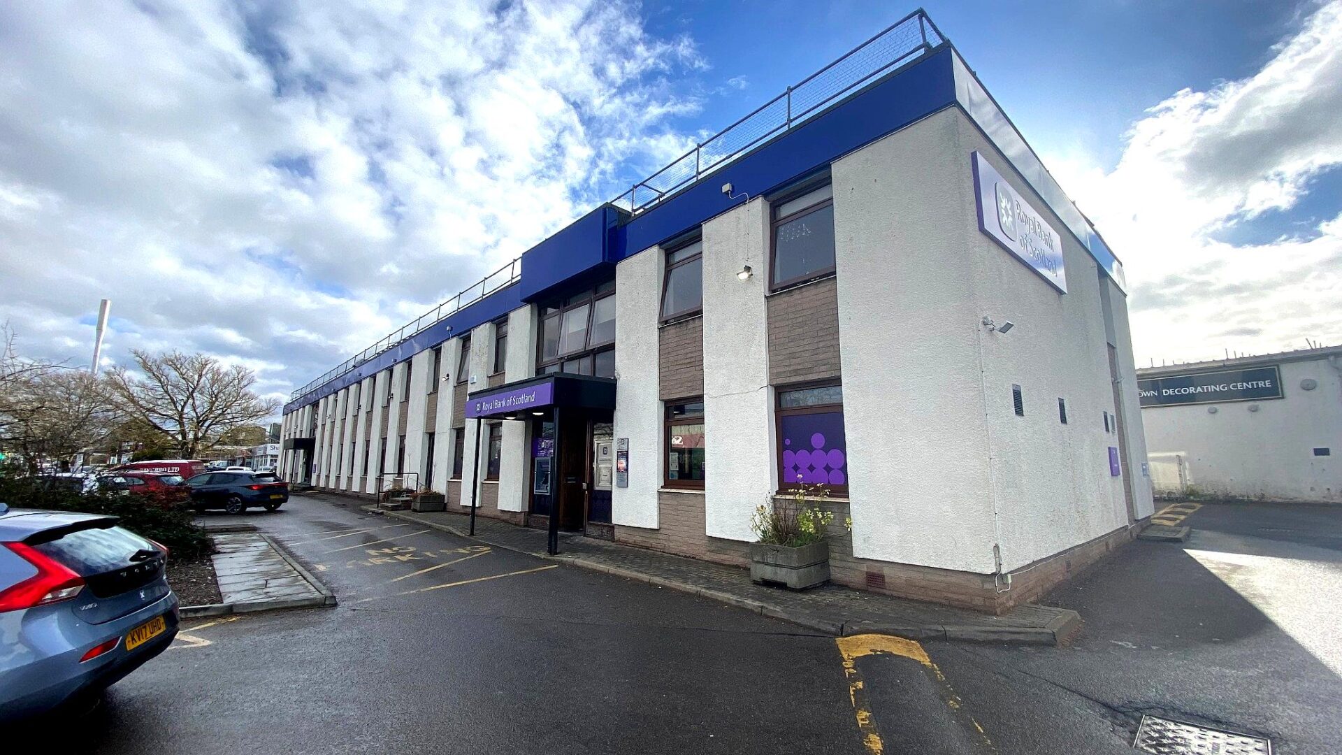 Retail office in Inverness for sale