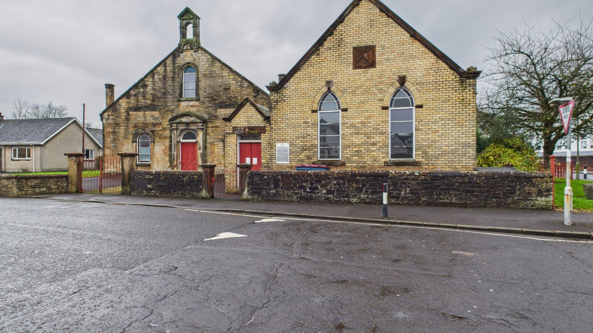 Shepherd markets manse, church, church hall and potential building plot in Kilmaurs for sale