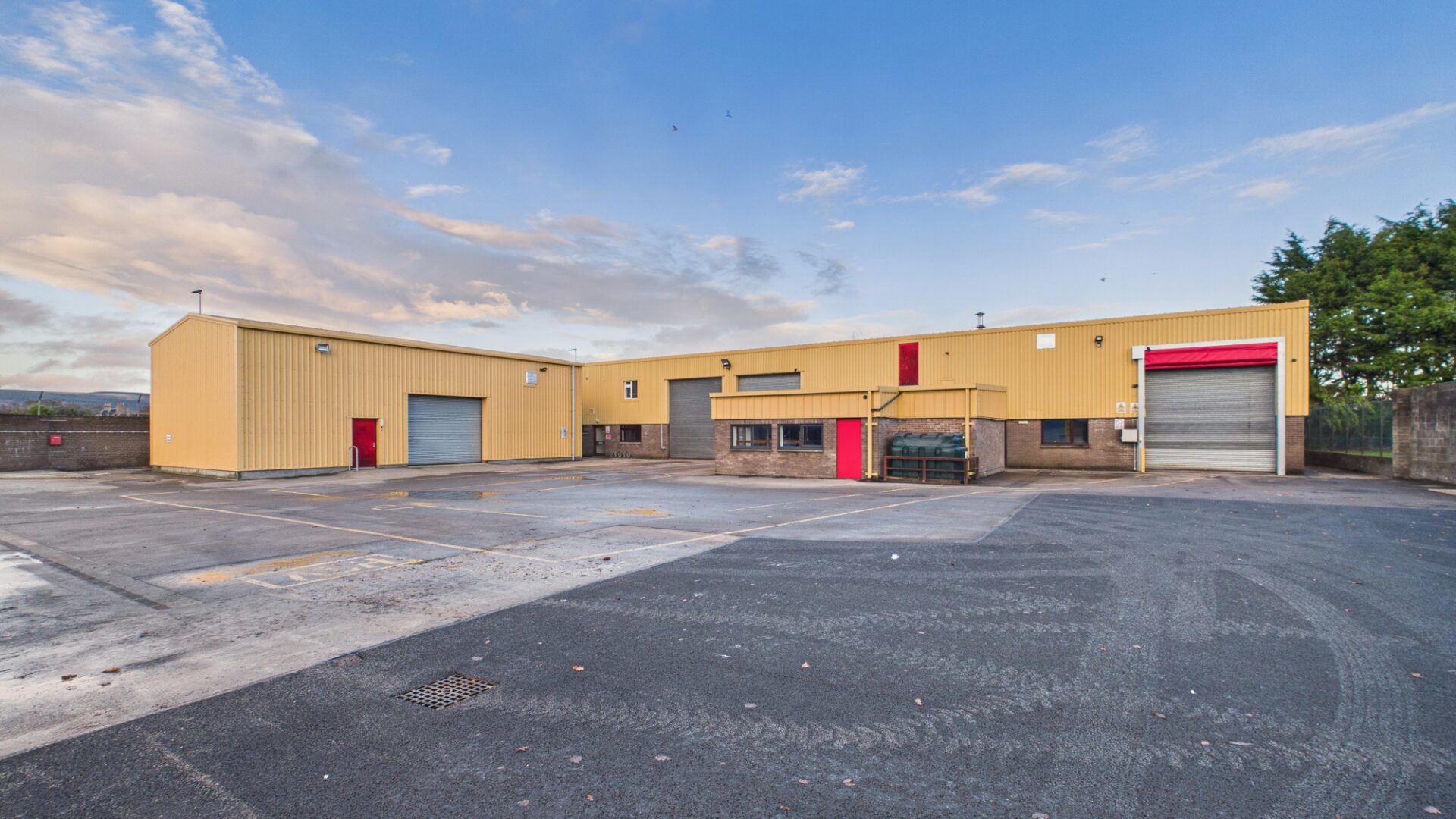 Warehouse and offices in Invergordon for lease