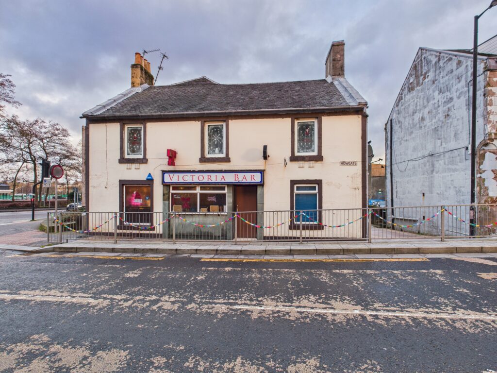 Victoria Bar, 2 Howgate, Kilwinning, North Ayrshire